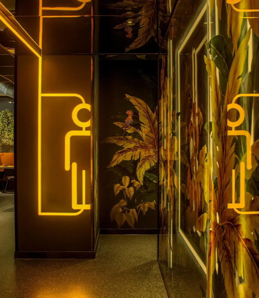 3-project-uitelicht-estida-print-fellini-neon-toilet-leeuwarden